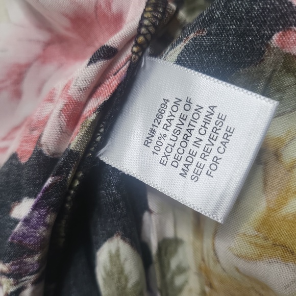 Live to be Spoiled floral long multicolor romper sz Med - Picture 12 of 12